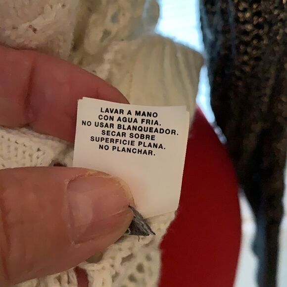 Jeans by Buffalo Large pull over sweater - Picture 6 of 6